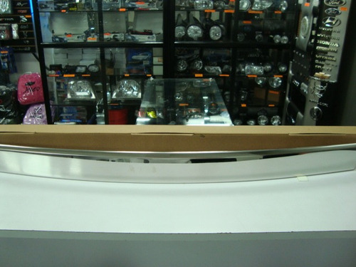 Platina Trasera Cromada Para Chevrolet Cruze