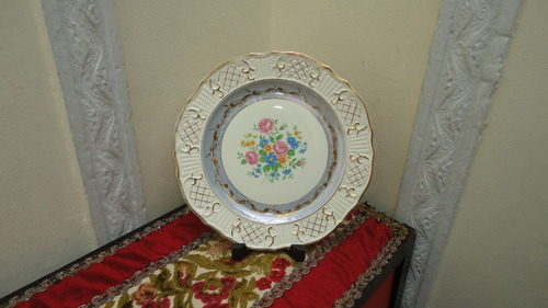 Plato Americano Antiguo Con Flores Relieve Rococo Miralo