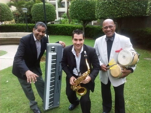 Saxofonista Eventos Y Orquesta De Trio Bailable Y Discplay