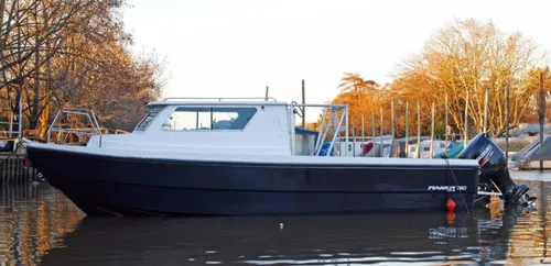 Lancha Tracker Trakker 760 Cabinado