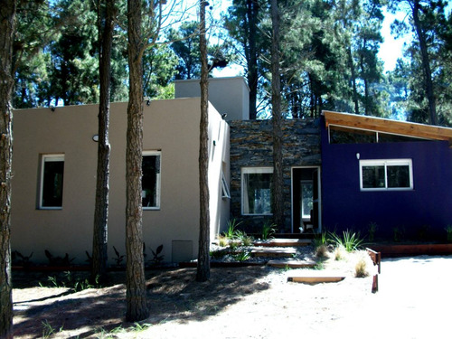 Casa En Mar De Las Pampas, Esquina San Andres Y Los Alamos.