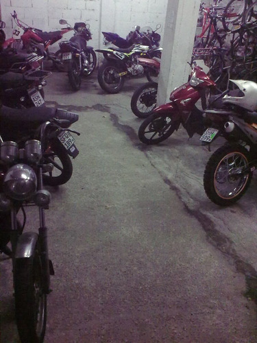 Estacionamiento Lavadero En Pocitos. Local Con O Sin Renta.
