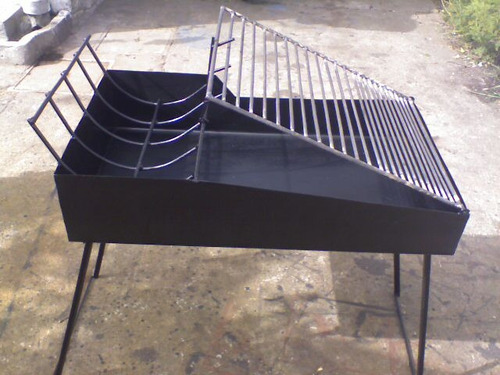 Parrillero Hierro - Tipo Bandeja 81 X 47 Cm En Chapa 18
