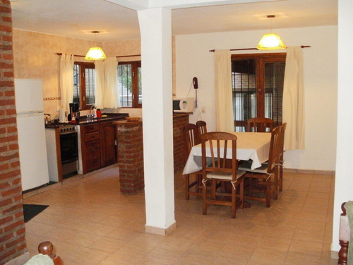 Imagen 6 de 14 de Cabañas 4 Y 6 Personas Bosque De Mar Azul Hermosas Casas!