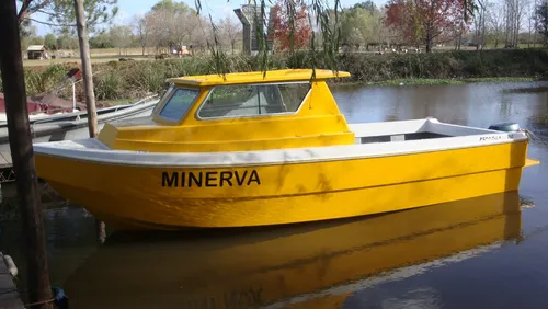 Lancha Tracker Trakker 760 Cabinado