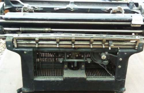 Antigua Maquina De Escribir Made In Usa Estilofunes