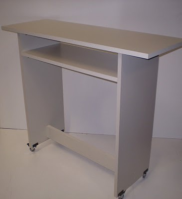 Mesa De Arrime Con Ruedas Con Estante.