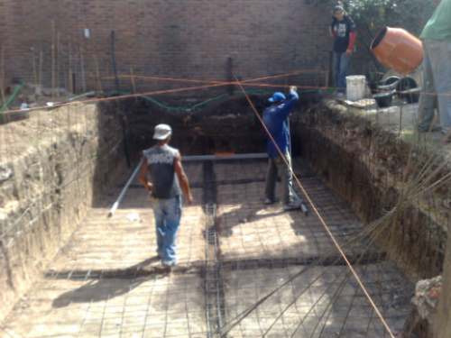 Imagen 2 de 10 de Reparación De Piscinas De Hormigón - Pintura- Revestimiento