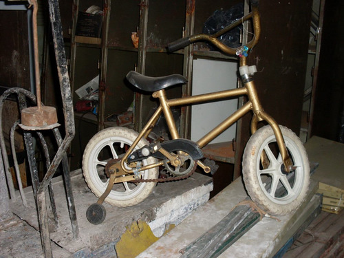 Bicicleta Niño, De Coleccion Con Rueditas $ 7000. (Usado)