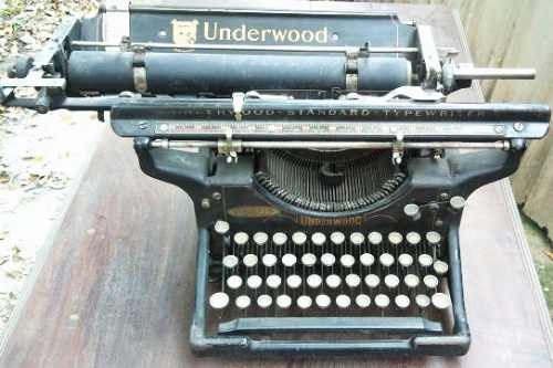 Antigua Maquina De Escribir Made In Usa Estilofunes