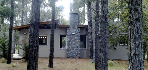 Casa En Mar De Las Pampas, Esquina San Andres Y Los Alamos.