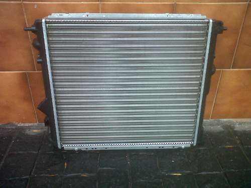 Imagen 4 de 7 de Radiador Renault 19 Nafta Rn Con Y Sin Aire Acondicionado