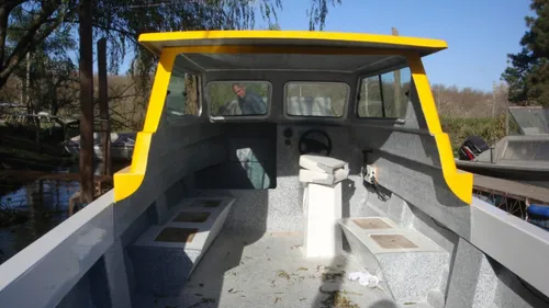 Lancha Tracker Trakker 760 Cabinado