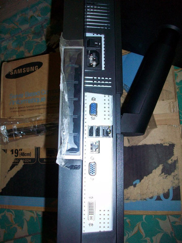 Monitor Samsung Thin Client Tc190 Networking Red 10/100/1000 (Usado)