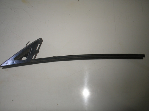 Guia Riel Puerta Delantera Derecha Toyota Corolla 86-88