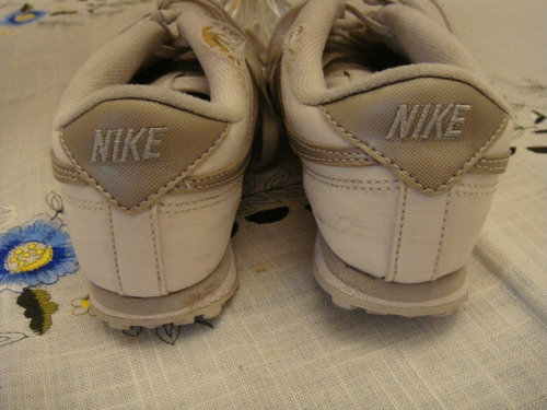 Tenis Nike Branco Prata Estilo Chuteira Tam. 35