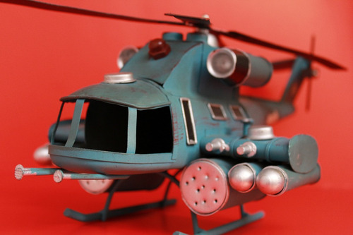 Miniatura Lata Artesanal Helicóptero Exercito Azul