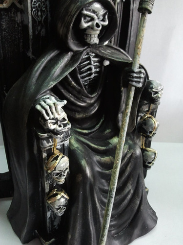 San La Muerte Entronado.