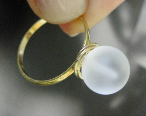 Imagem 3 de 5 de Pedra - Anel Quartzo Cristal (fosco) 8mm E Ouro, Cód69a131