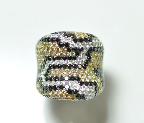 Anel Pave Com Diamantes Negros E Brancos! Em Ouro 18k!!