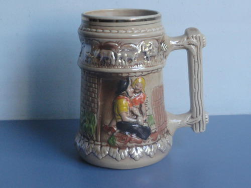 C-002 Antiga Caneca De Chopp Com Desenhos Em Relevo