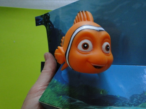 01 Boneco Nemo Disney Pixar Vinil Com Cheirinho De Talco