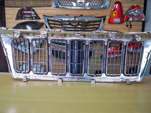 Parrilla Jeep Grand Cherokee 2003 2004 2005