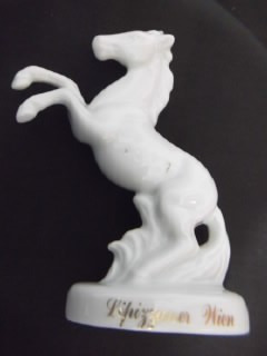 B. Antigo - Cavalo Miniatura Em Porcelana Branca Austríaca