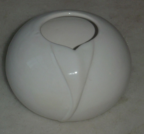 Vaso Branco Ceramica Porcelanizada Altura 10cm .circ.42cm ..