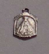 Medalha Sacra Pingente Nossa Sra. Aparecida 10x6mm Bijou *