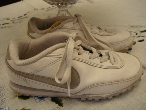 Tenis Nike Branco Prata Estilo Chuteira Tam. 35