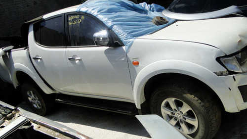 Imagem 1 de 6 de Sucata Batidos Peças Acessórios Mitsubishi L200 Triton 2011