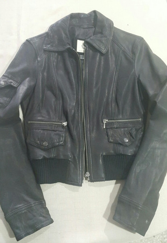 Vendo Chaqueta De Cuero Negro Dama Talla S Marca Trf