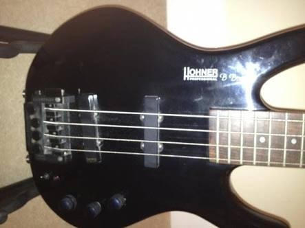 Bajo Hohner B Bass Lv