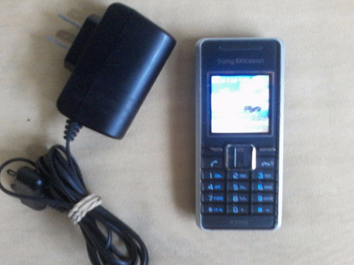 Sony Ericsson K200i Muito Novinho Com Carregador Original