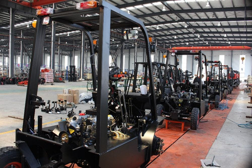 Imagen 12 de 12 de Autoelevador 0km Diesel 2500kg Trip Desp ( 50 % + 6 Pagos )