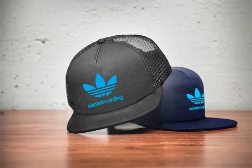 Gorra adidas Trucker Regulable Plana Curvas 2017