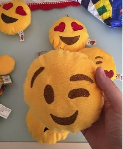 Almofada Emoji Bordada Chaveiro Pequeno