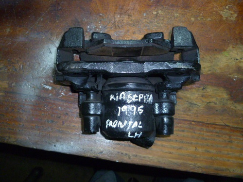 Vendo Caliper  Freno Frontal Izq, De Kia Sephia, Año 1995