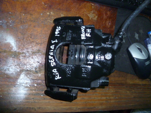 Vendo Caliper  Freno Frontal Derecho De Kia Sephia, Año 1995