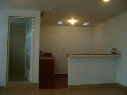 Imagen 9 de 12 de Casa Sola En Gustavo A Madero Cuenta Con 4 Deptos Independ