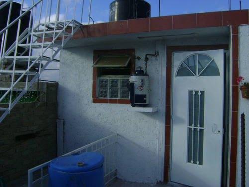 Imagen 3 de 12 de Casa Sola En Gustavo A Madero Cuenta Con 4 Deptos Independ