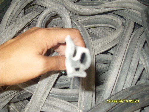 Imagen 2 de 3 de Goma De Puerta Toyota Araya