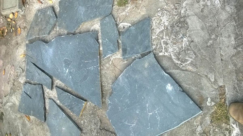 Imagen 4 de 6 de Piedra Laja Negra Irregular