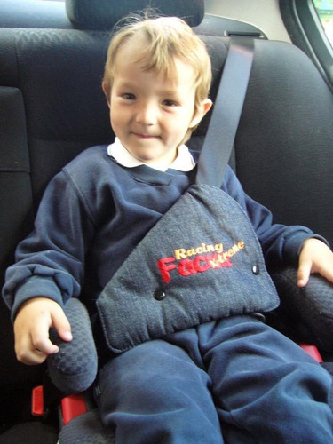 Imagen 4 de 4 de Adaptador De Cinturon De Seguridad De Niño Facus Para Auto