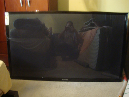 Imagem 2 de 5 de Tv Samsung 64 Plasma 3d Mod.d550cigxzd Tela Trincada.