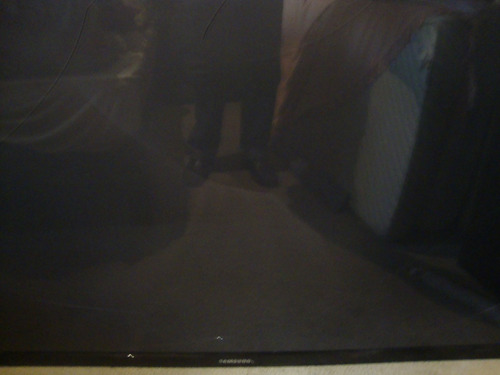 Imagem 3 de 5 de Tv Samsung 64 Plasma 3d Mod.d550cigxzd Tela Trincada.