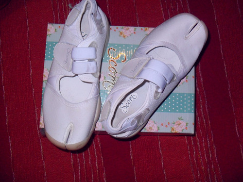 Zapatillas Dedo Partido Como Nuevas! 47 Street