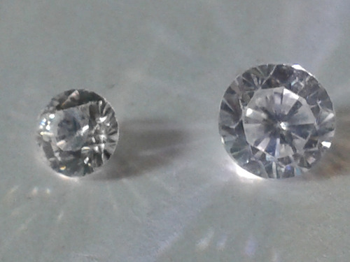 6 Sevende Zircon Blanco En Forma De Diamamte En ( 2 )tamaños