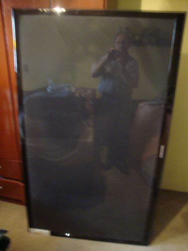 Imagem 5 de 5 de Tv Samsung 64 Plasma 3d Mod.d550cigxzd Tela Trincada.